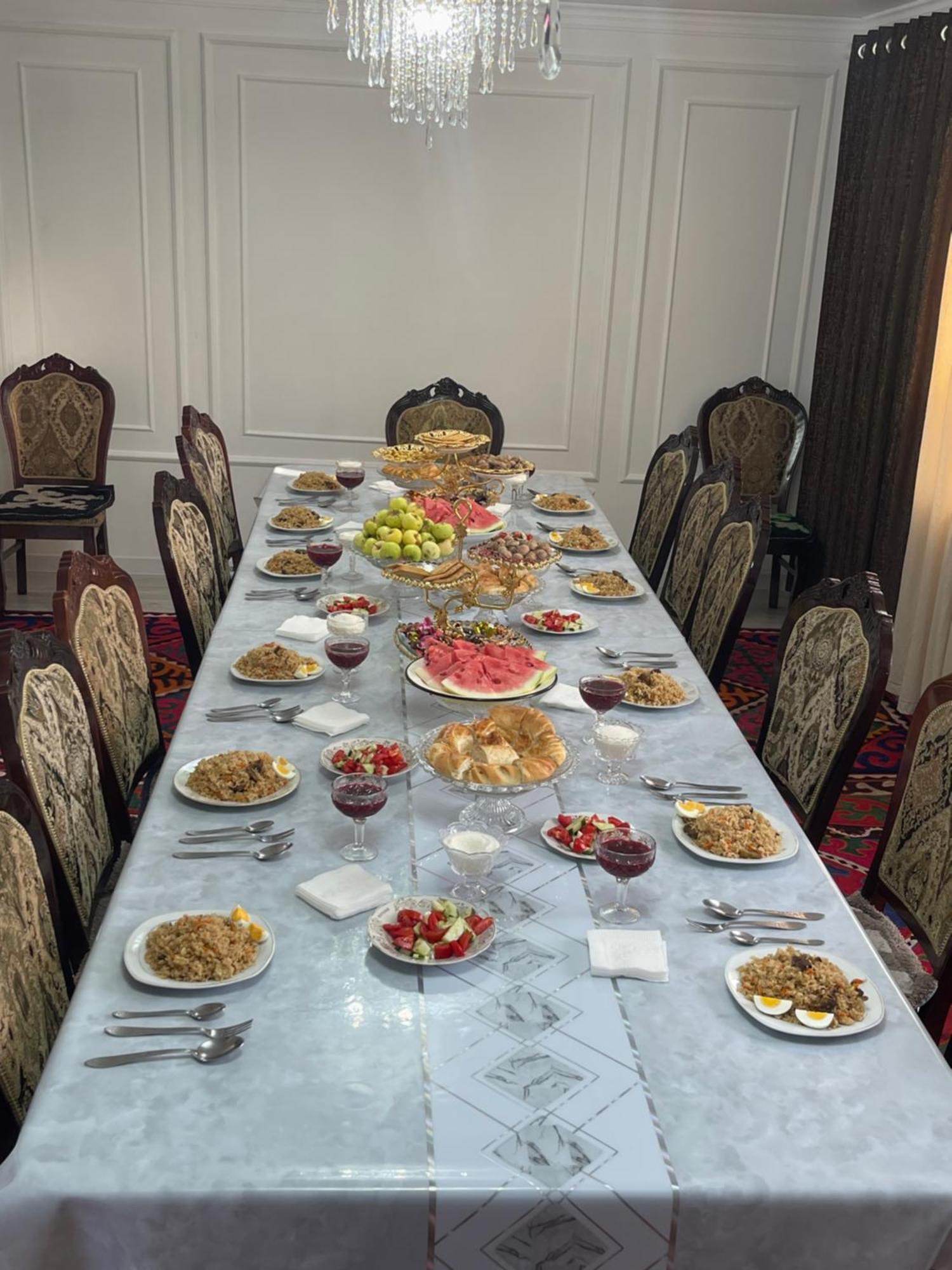 Center Guesthouse Кочкорка Экстерьер фото